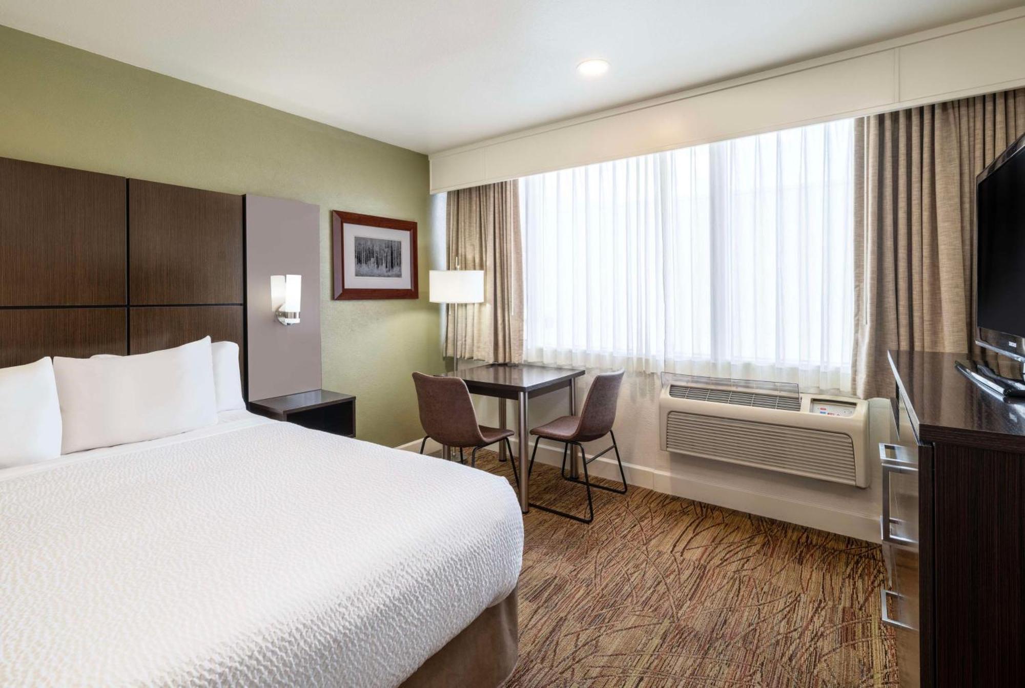 Western Pony Soldier & Hotel 3*